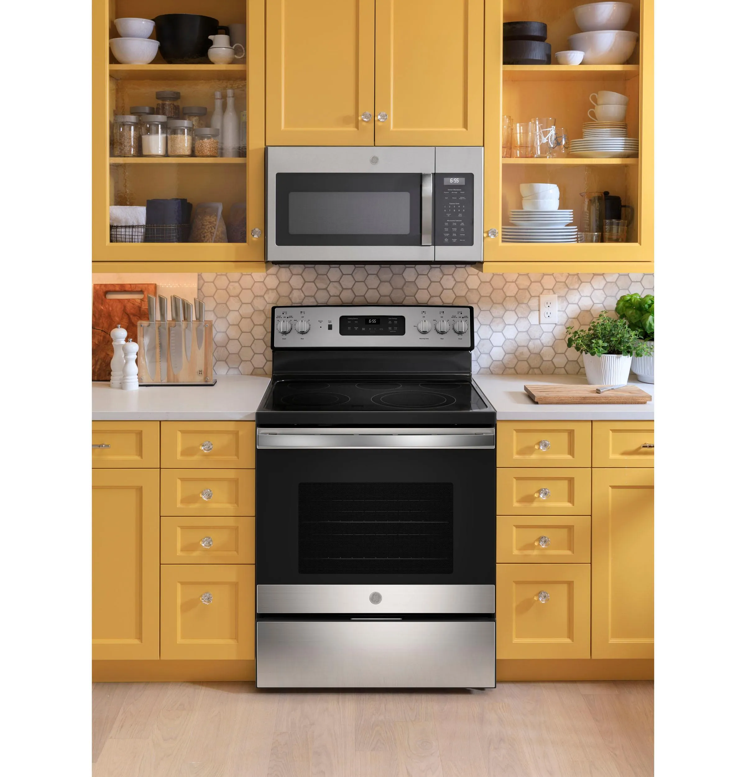 GE® 30" Free-Standing Electric Convection Fingerprint Resistant Range