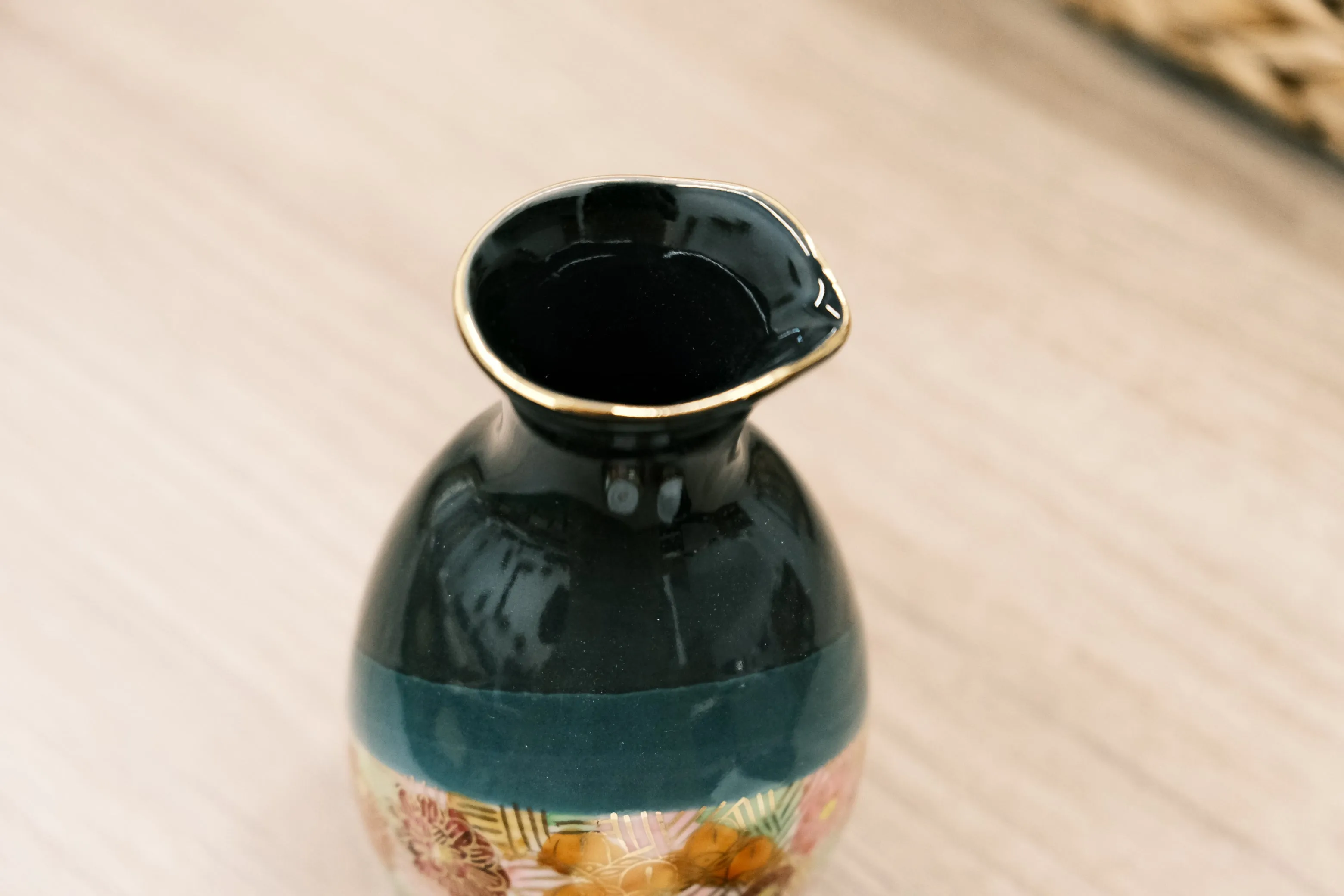 HANAZUME KUTANI YAKI Handmade Premium Sake Set