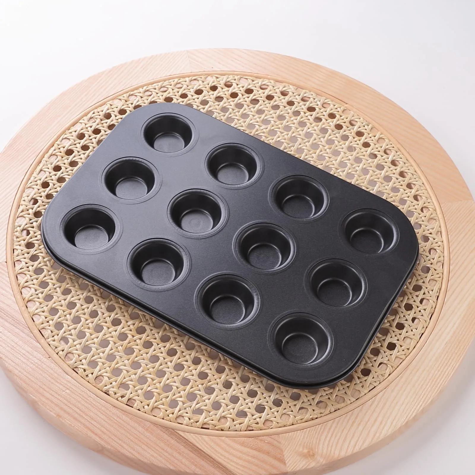 Kuber Industries 12 Slots Non-Stick Cup Cake Tray|Cup Cake Mould for Baking|Idol for Muffin, Small Cake (Black)