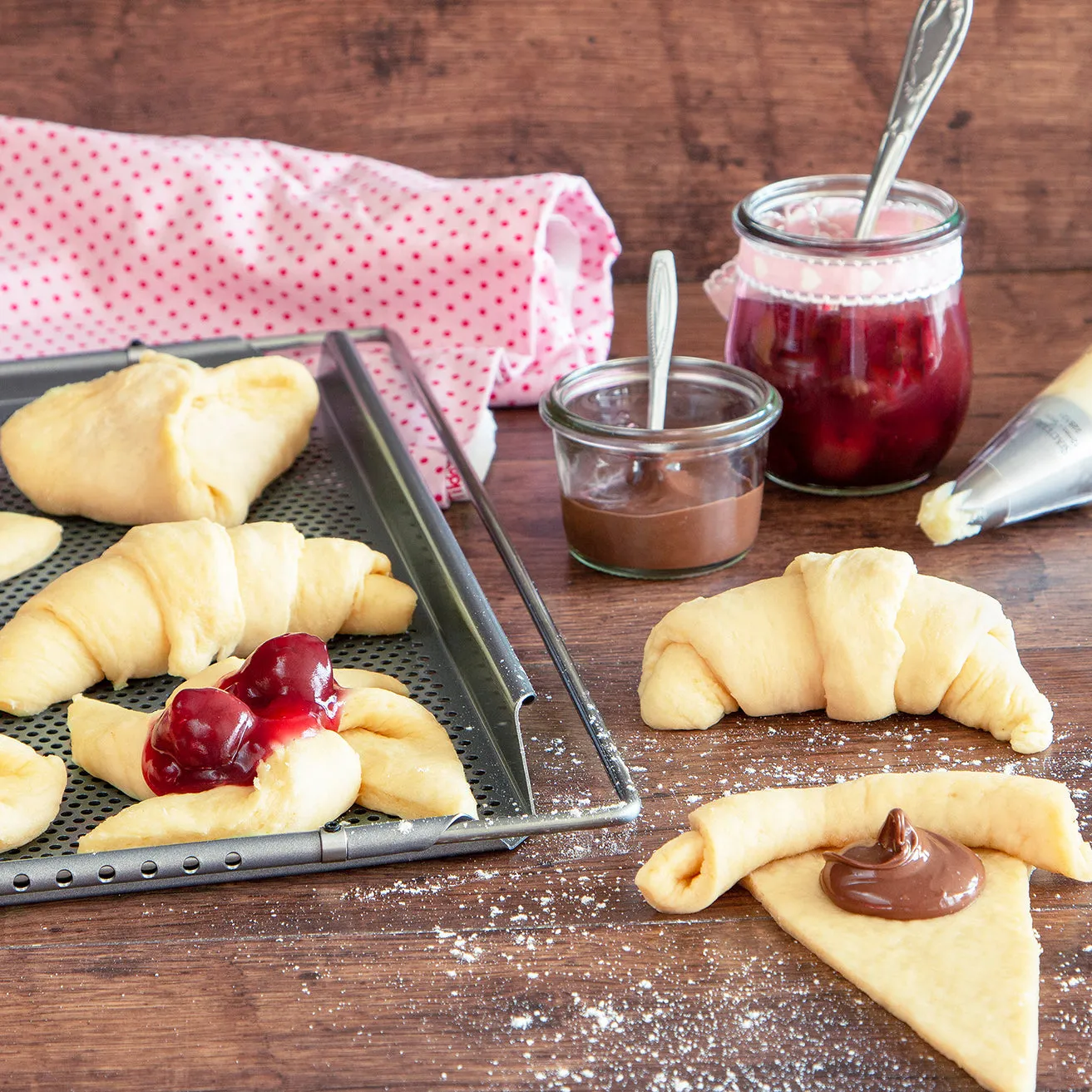 STADTER We love baking -OVEN BAKING TRAY WITH SPECIAL PERFORATION