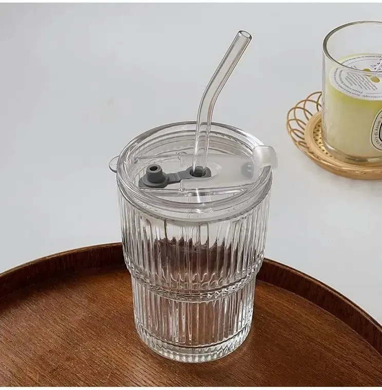 WEZOSHINET 450ml Drink Coffee Glass Cup with Lid and Straw Transparent Bubble Tea Cup Juice Glass Milk Mocha Cup Breakfast Mug Ultimate Glassware Sipper for Home, Kids (450ML Stripe Mug / 1Pcs)